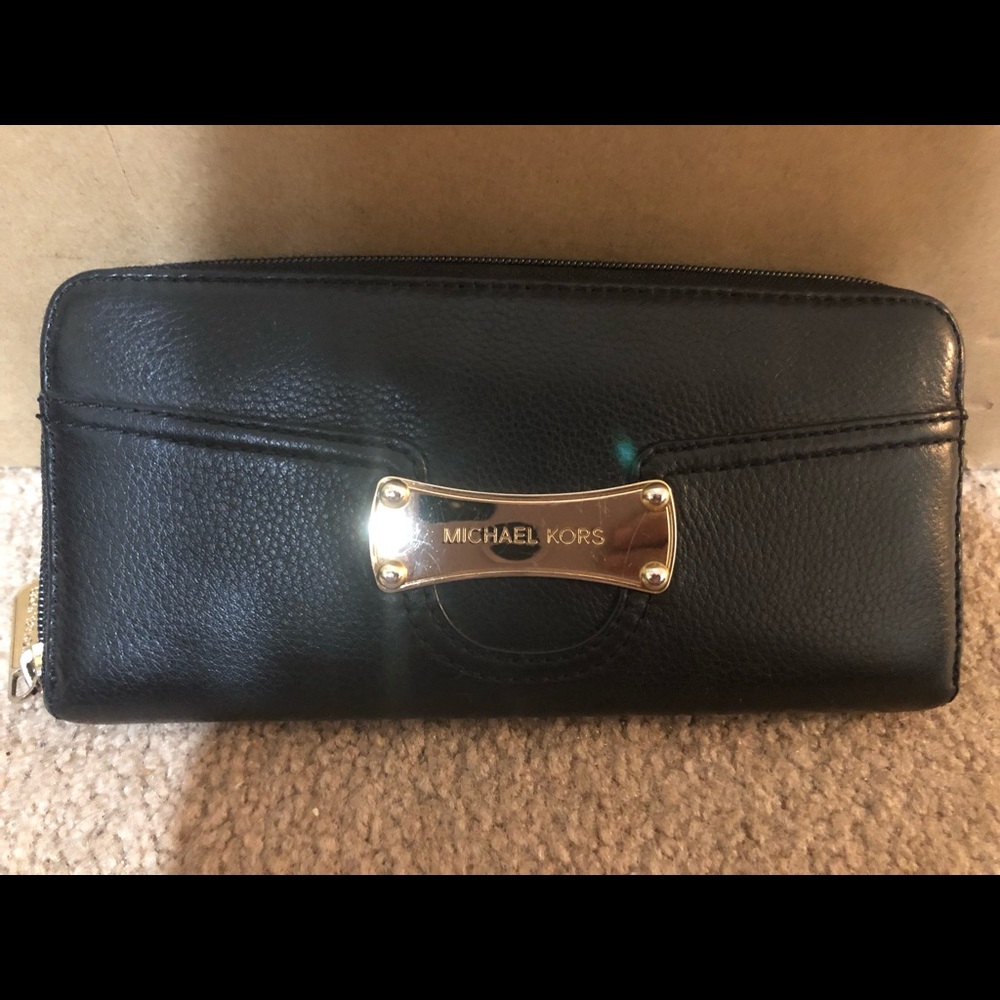Michael Kors zip around wallet